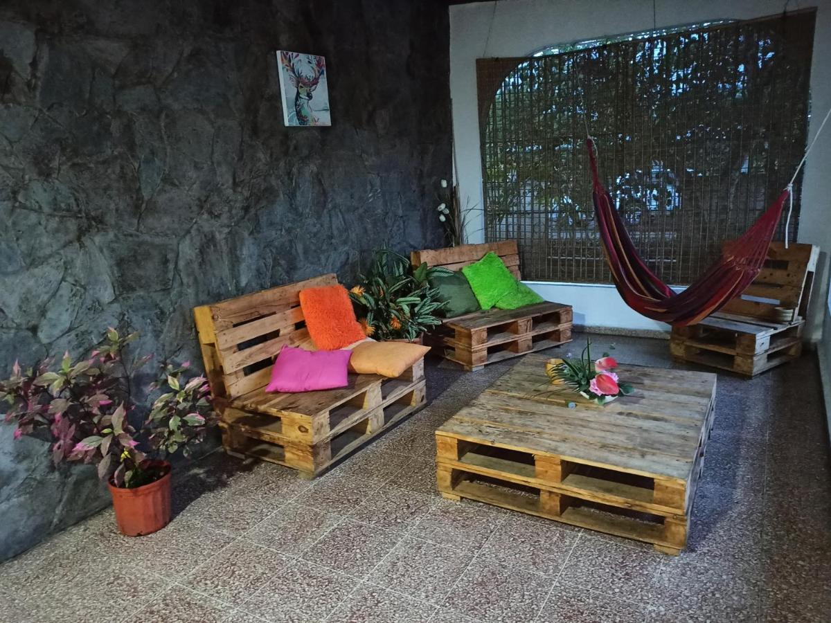 Hostal Familiar Argenal - David Esterno foto