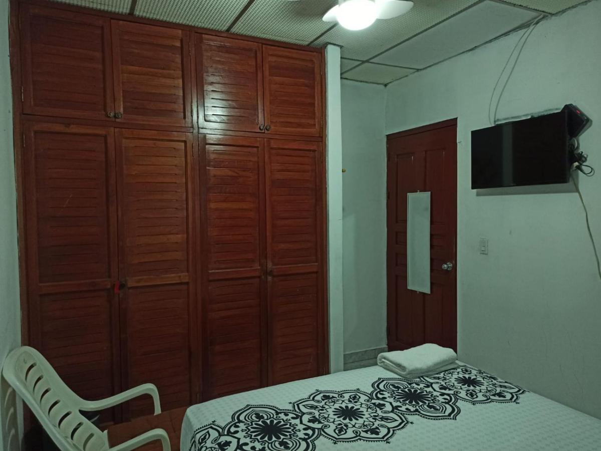 Hostal Familiar Argenal - David Esterno foto