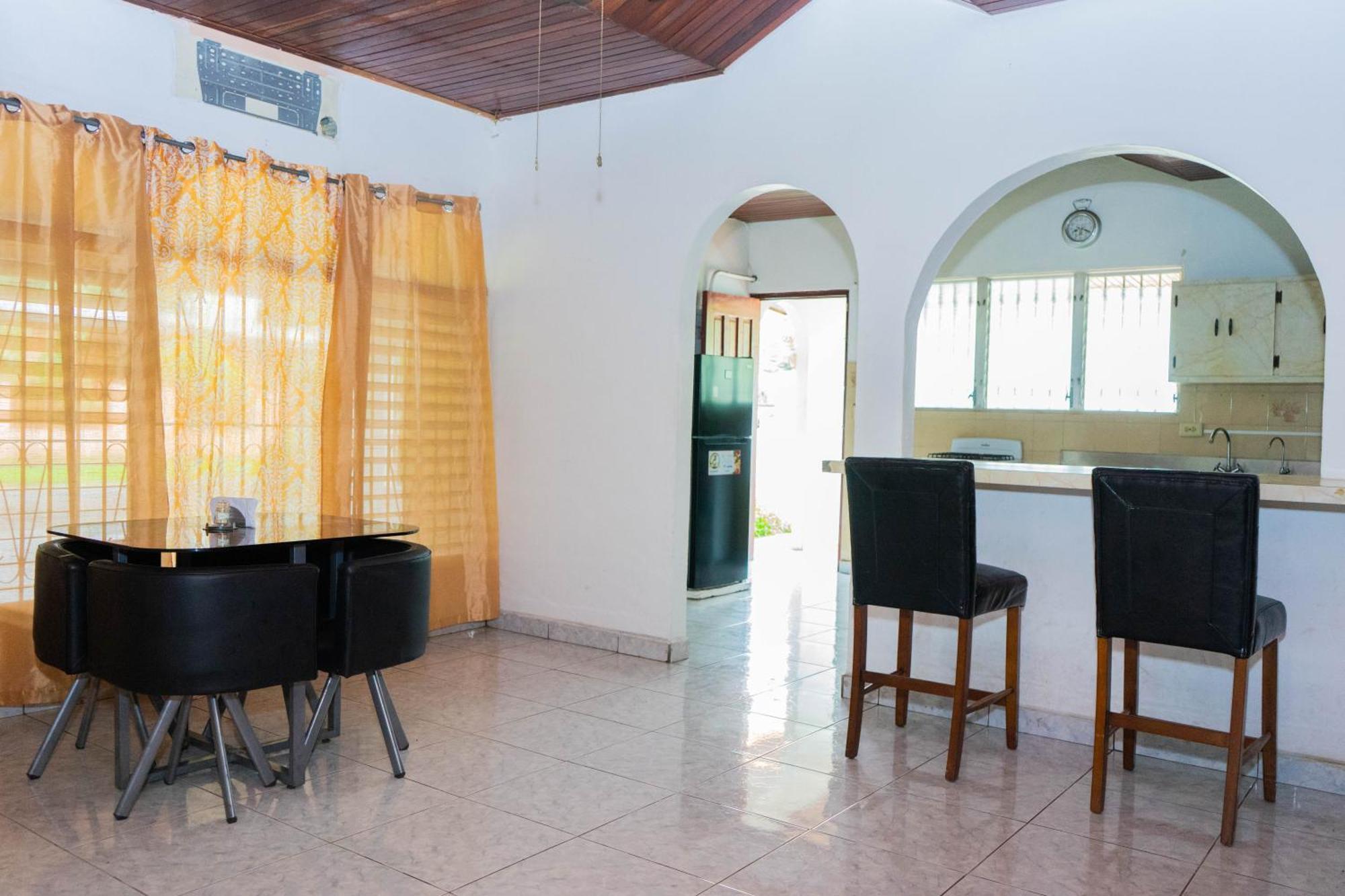 Hostal Familiar Argenal - David Esterno foto