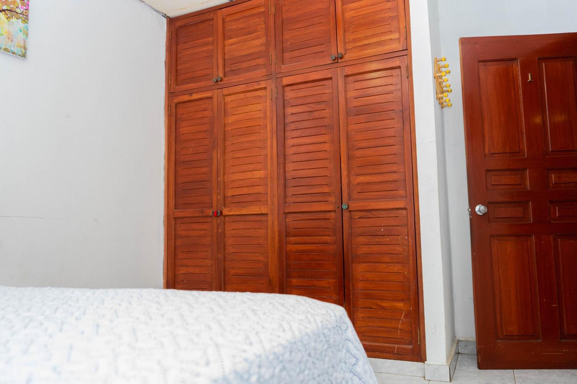 Hostal Familiar Argenal - David Esterno foto