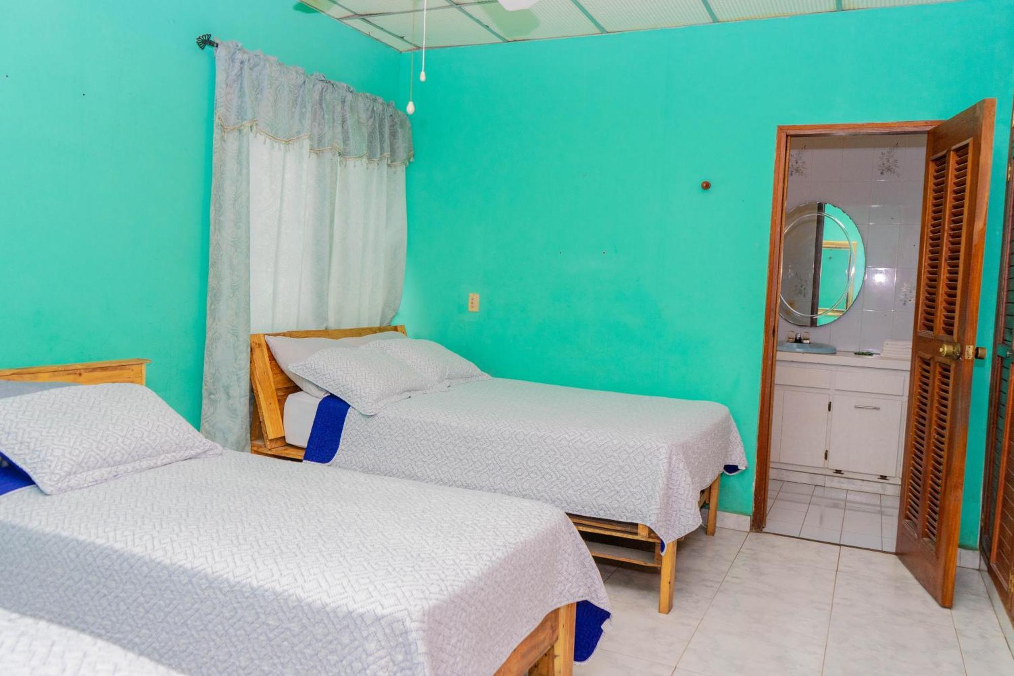 Hostal Familiar Argenal - David Esterno foto