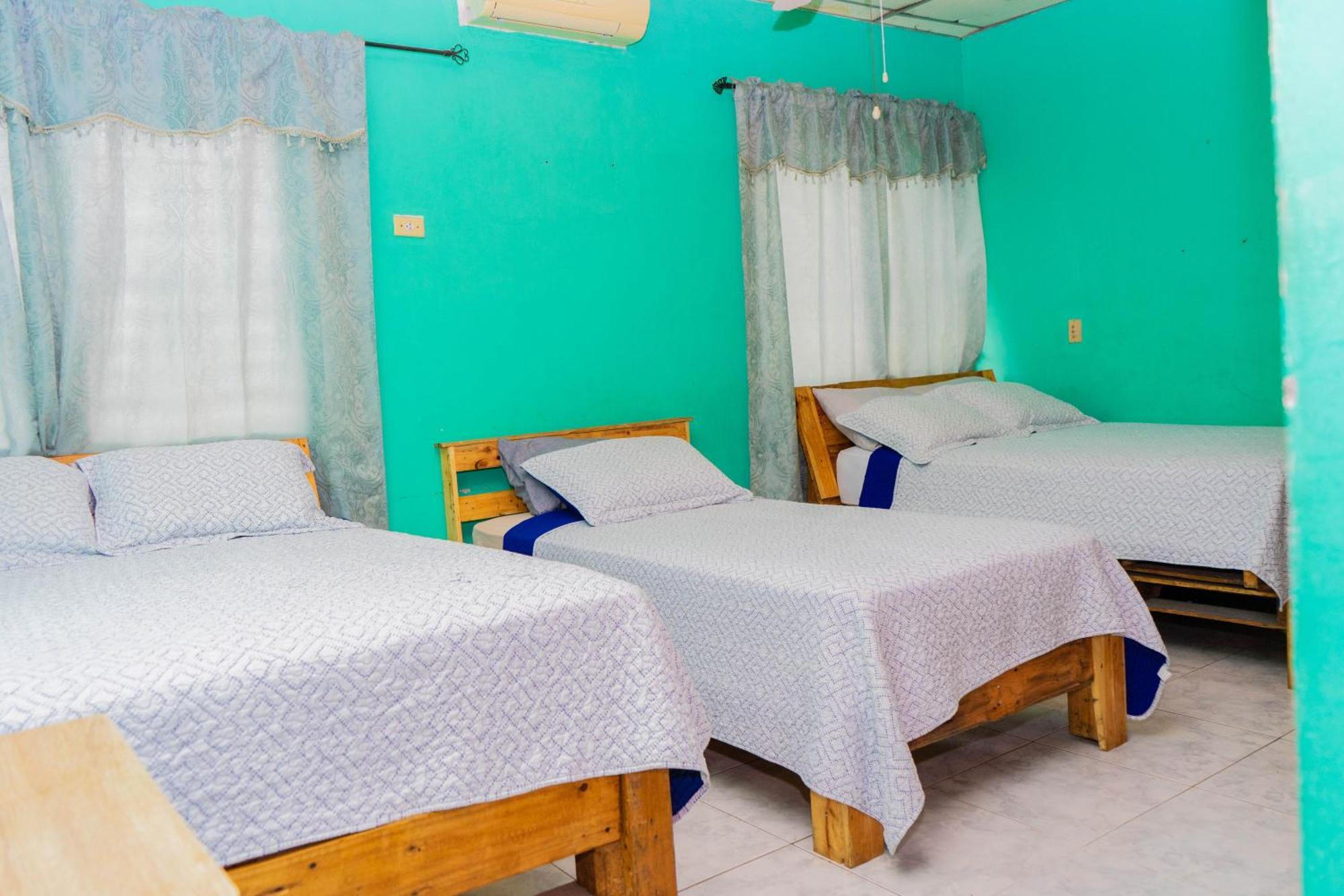 Hostal Familiar Argenal - David Esterno foto